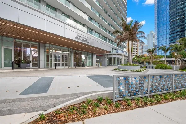 $5,750 | 400 Central Avenue, Unit 1909, St. Petersburg, FL 33701