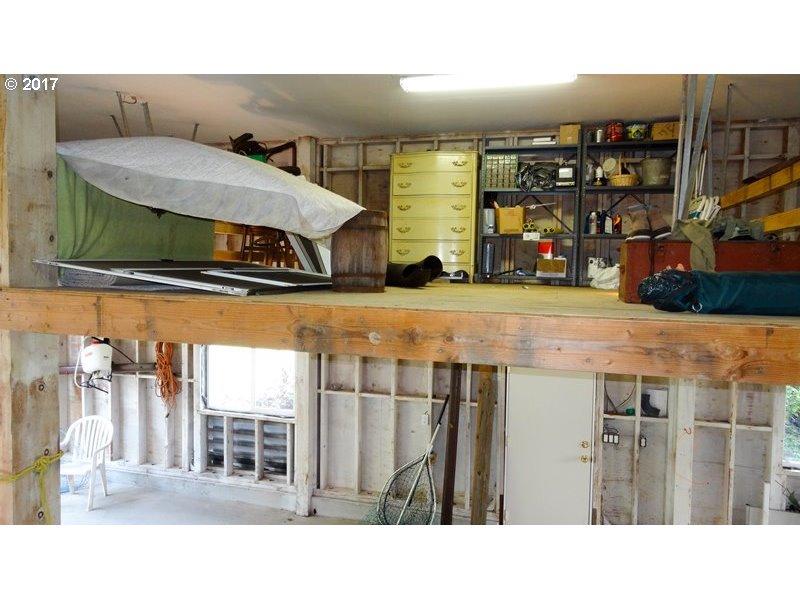 87995 Riverview Avenue Mapleton, OR 97453 - Photo 27 of 31 Gallery Image 27