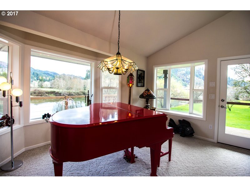 87995 Riverview Avenue Mapleton, OR 97453 - Photo 9 of 31 Gallery Image 9