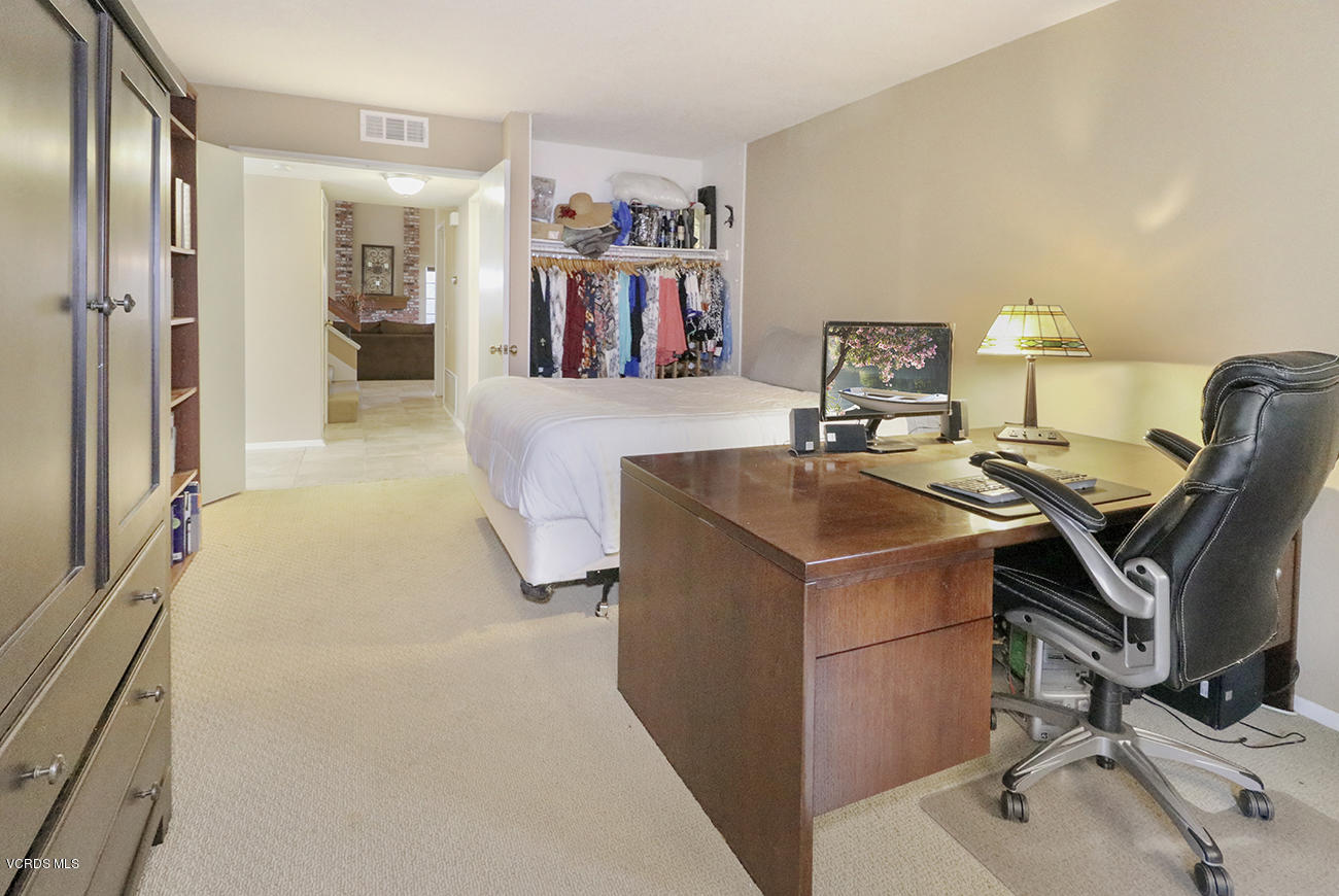 4076 Doneva Road Moorpark, CA 93021 - Photo 17 of 41 gGuest Bedroom1-2