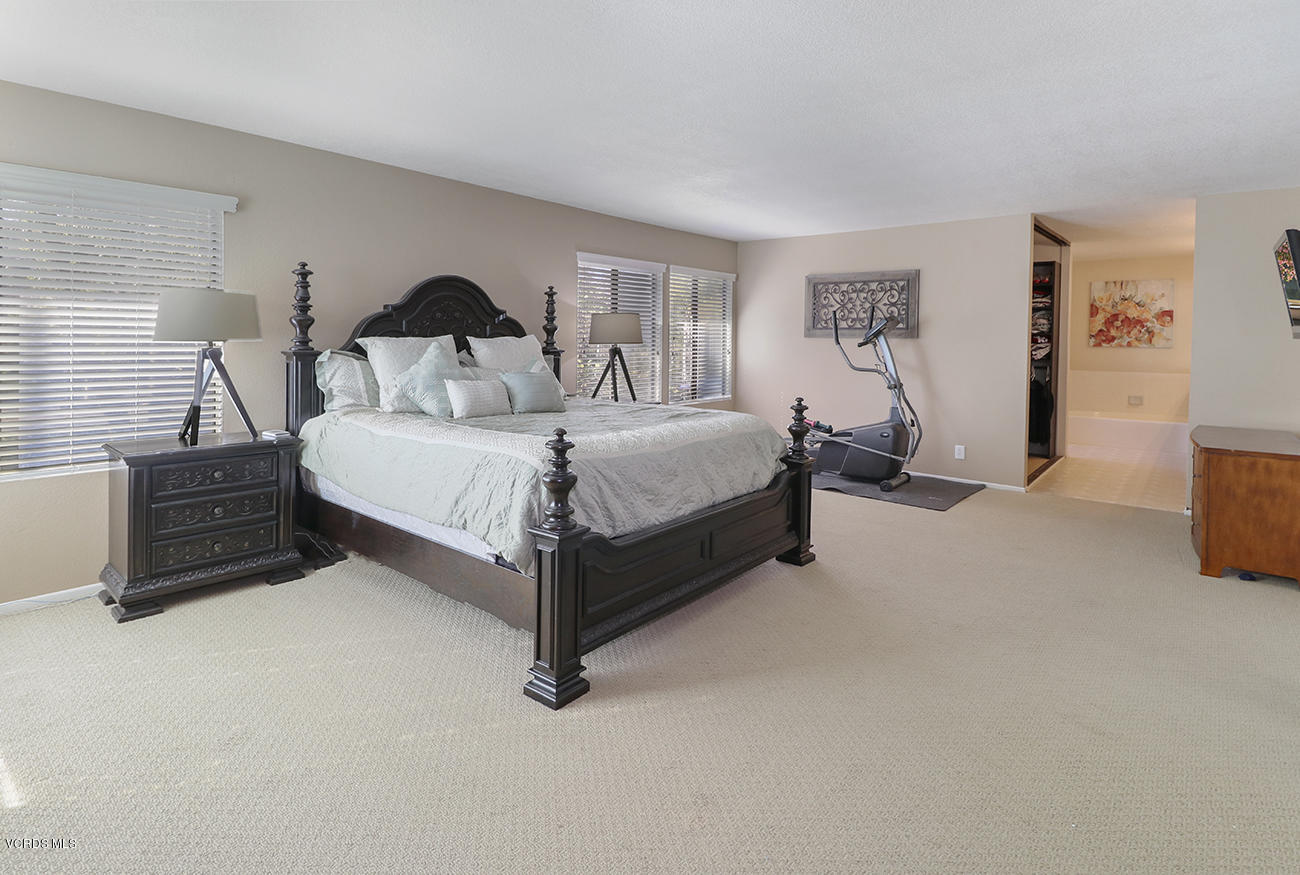 4076 Doneva Road Moorpark, CA 93021 - Photo 28 of 41 mMaster Suite3