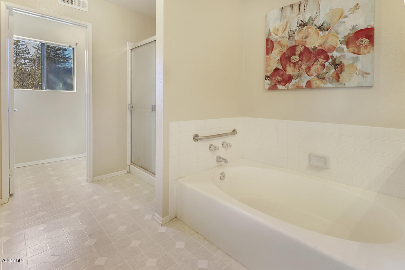 4076 Doneva Road Moorpark, CA 93021 - Photo 30 of 41 mMaster Suite6