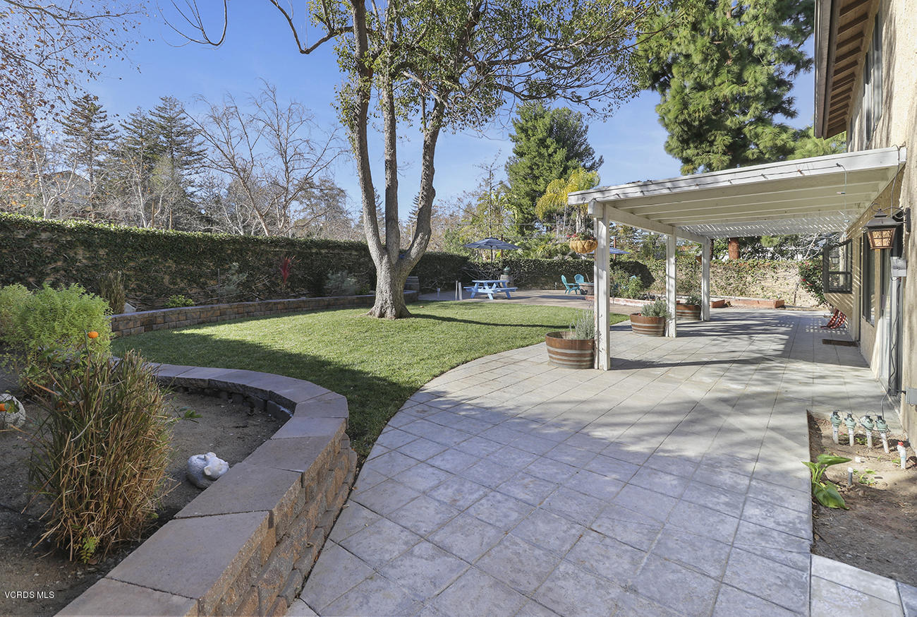 4076 Doneva Road Moorpark, CA 93021 - Photo 32 of 41 nBackyard1