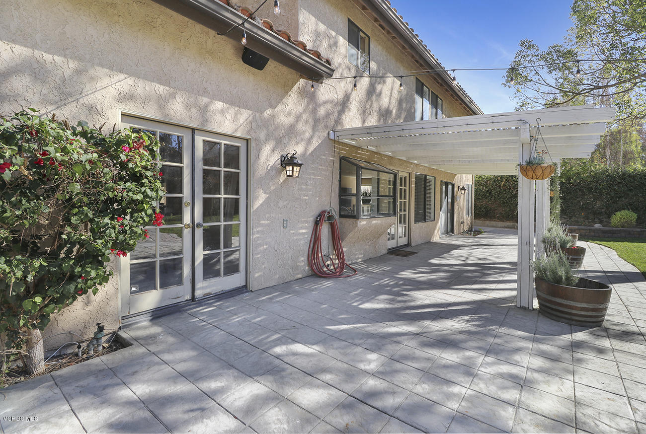 4076 Doneva Road Moorpark, CA 93021 - Photo 38 of 41 nBackyard7