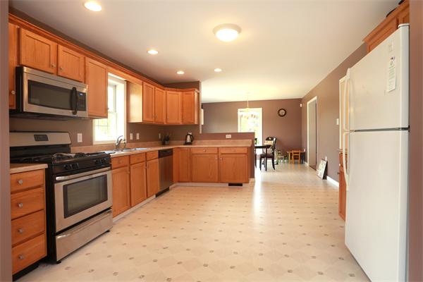 42 Locust Street Merrimac, MA 01860 - Photo 6 of 26 Gallery Image 6