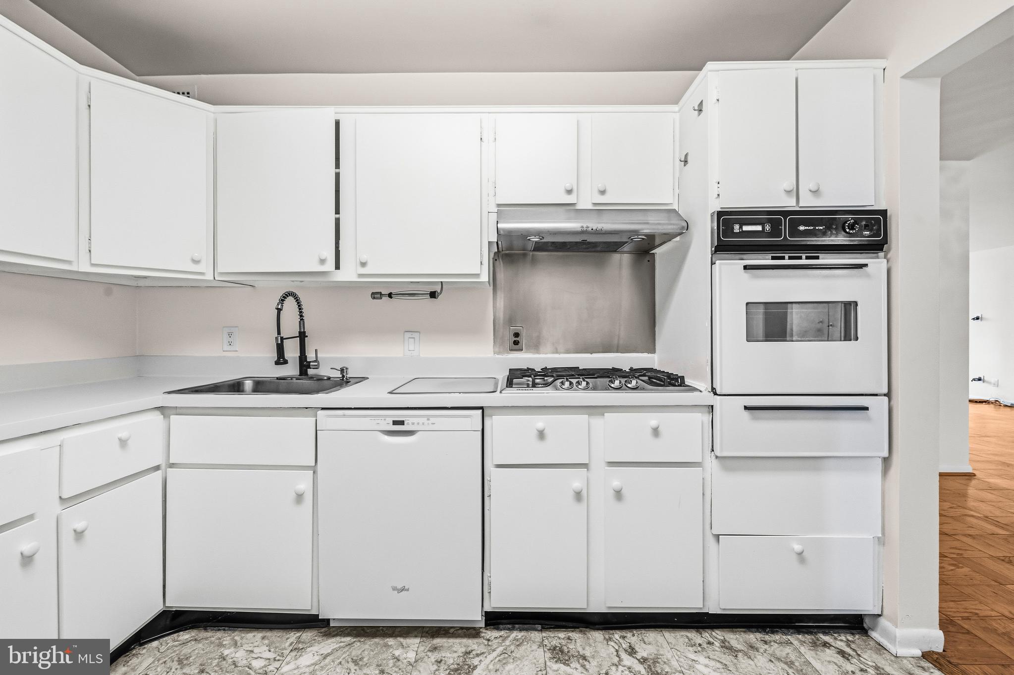 5101 River Road, Unit 1103 Bethesda, MD 20816 - Photo 25 of 54