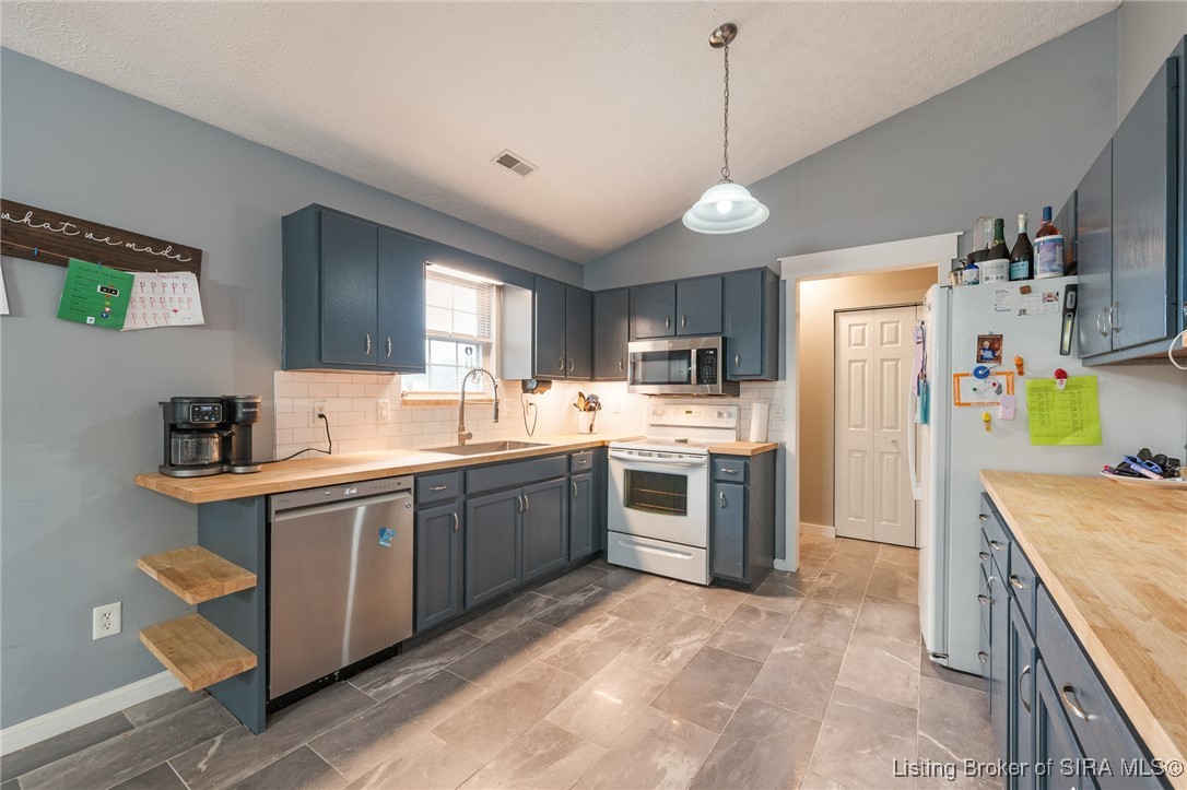 3516 Seilo Ridge North Jeffersonville, IN 47130 - Photo 14 of 30