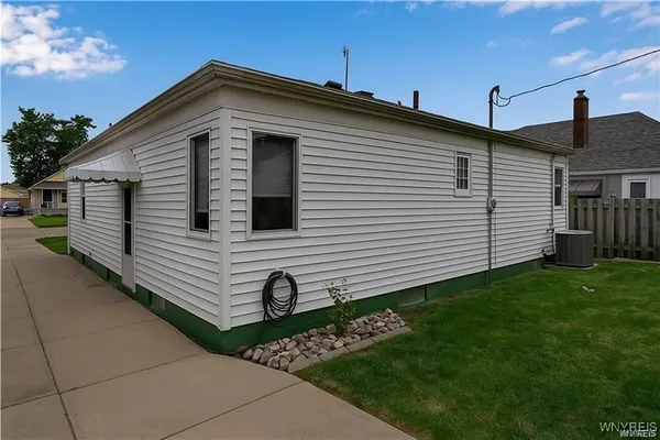 $1,950 | 179 Hamilton Boulevard, Tonawanda, NY 14217