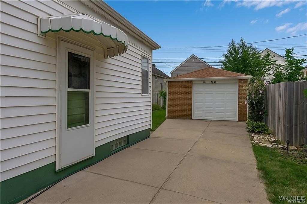 179 Hamilton Boulevard Tonawanda, NY 14217 - Photo 3 of 31