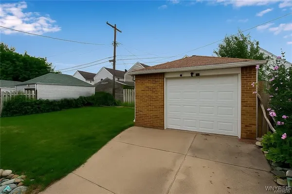 $1,950 | 179 Hamilton Boulevard, Tonawanda, NY 14217