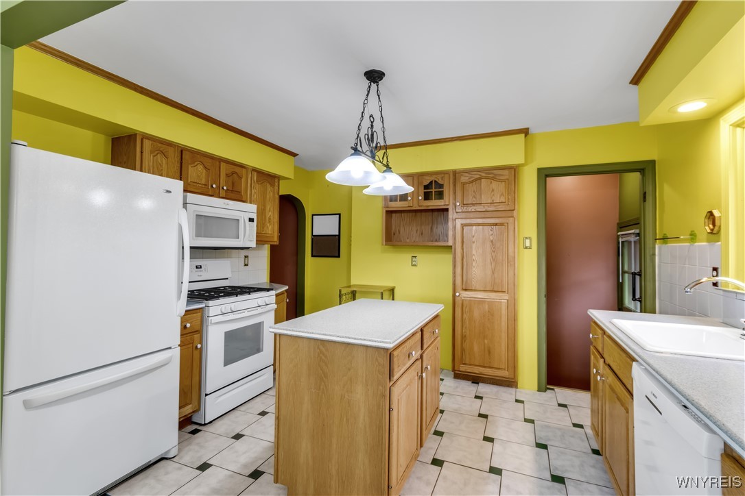 179 Hamilton Boulevard Tonawanda, NY 14217 - Photo 6 of 31