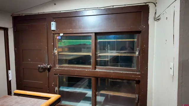 a view of gallery with hallway