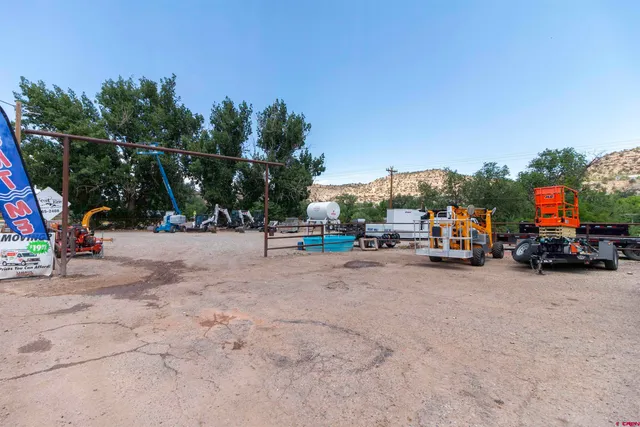 a sign that is on the wall