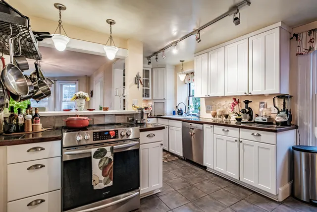 $499,000 | 10 Whitehall Avenue, South Portland, ME 04106