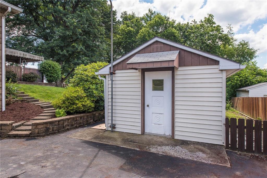 129 Goodview Drive Apollo, PA 15613 - Photo 4 of 24 Gallery Image 4