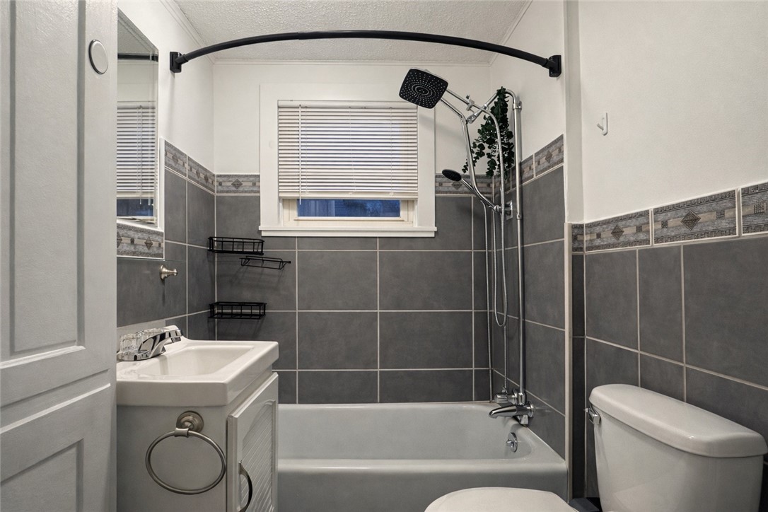 39 Roland Street, Unit 2 Woonsocket, RI 02895 - Photo 3 of 10