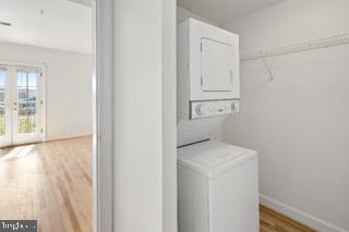 724 South Wolfe Street, Unit 4B Baltimore, MD 21231 - Photo 8 of 9 Bright laundry nook with outdoor view.