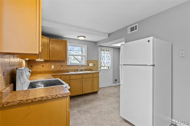 $1,600 | 2265 Grants Parkway, Florissant, MO 63031