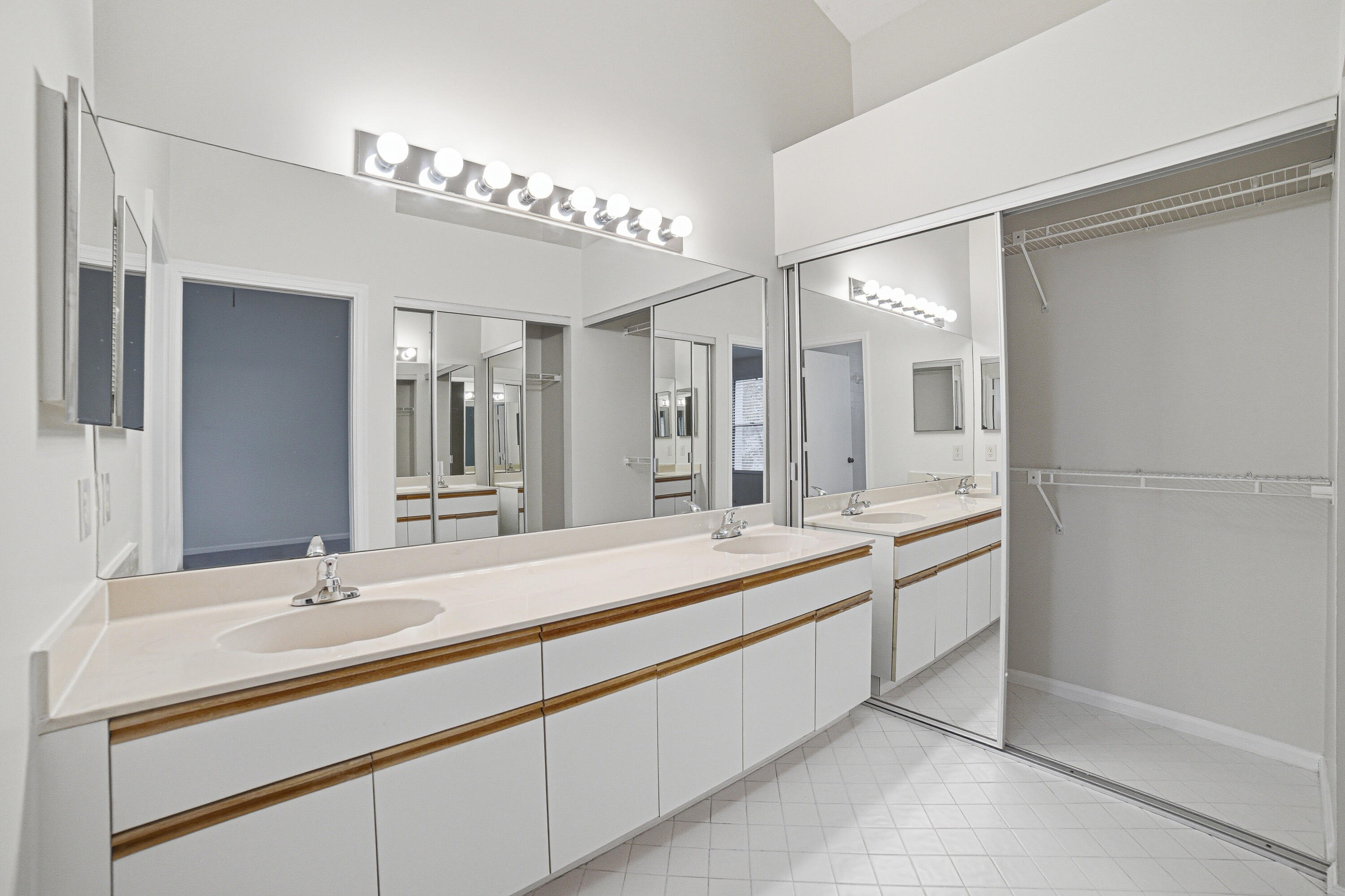 5529 Ilford Court Boca Raton, FL 33486 - Photo 15 of 22 Bedroom1-Bathroom