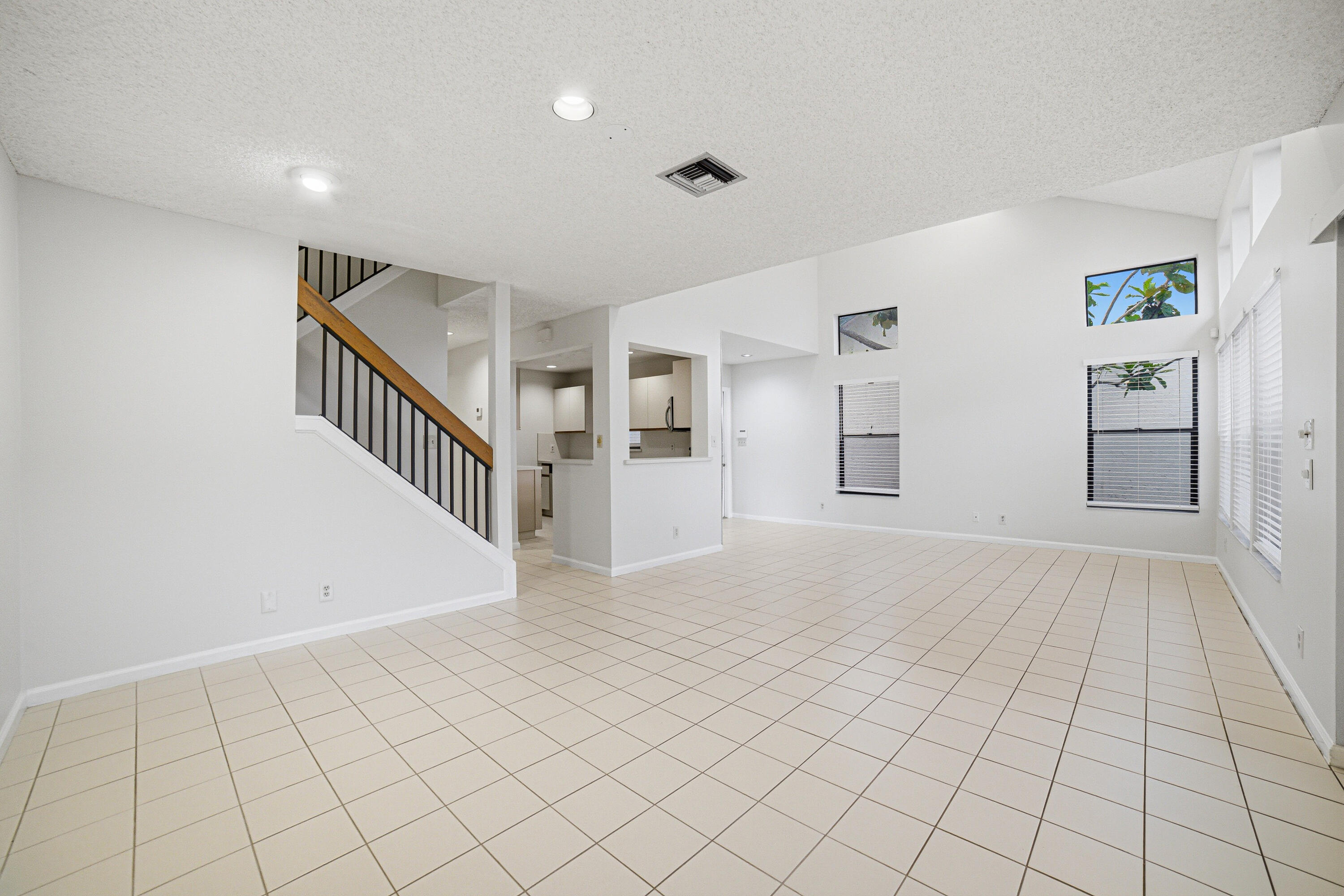 5529 Ilford Court Boca Raton, FL 33486 - Photo 5 of 22 Livingroom