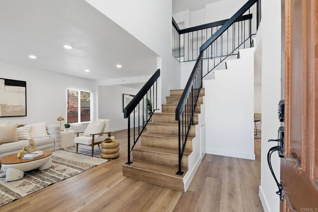 14446 Janal Way Rancho Penasquitos, CA 92129 - Photo 4 of 38 Staircase