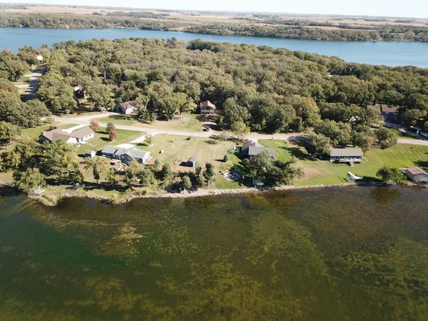 $640,000 | 27392 Oak Point Road, Elbow Lake, MN 56531