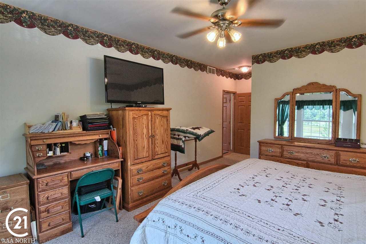 11277 35 Mile Road Romeo, MI 48065 - Photo 17 of 32