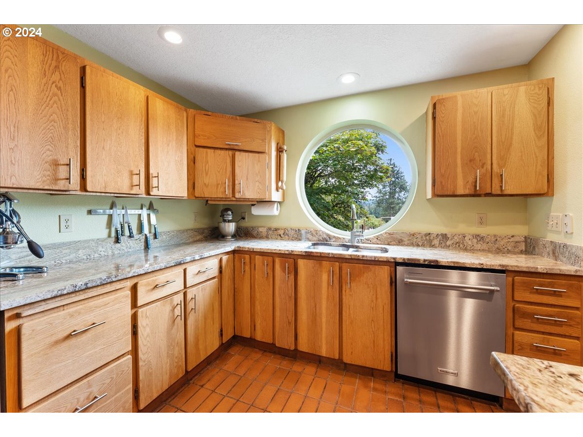 16611 Southeast Tong Road Damascus, OR 97089 - Photo 5 of 48