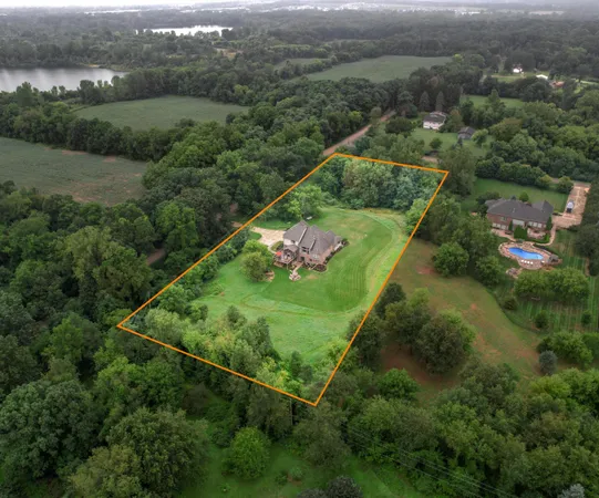 $945,000 | 575 East Maple Road, Milford, MI 48381