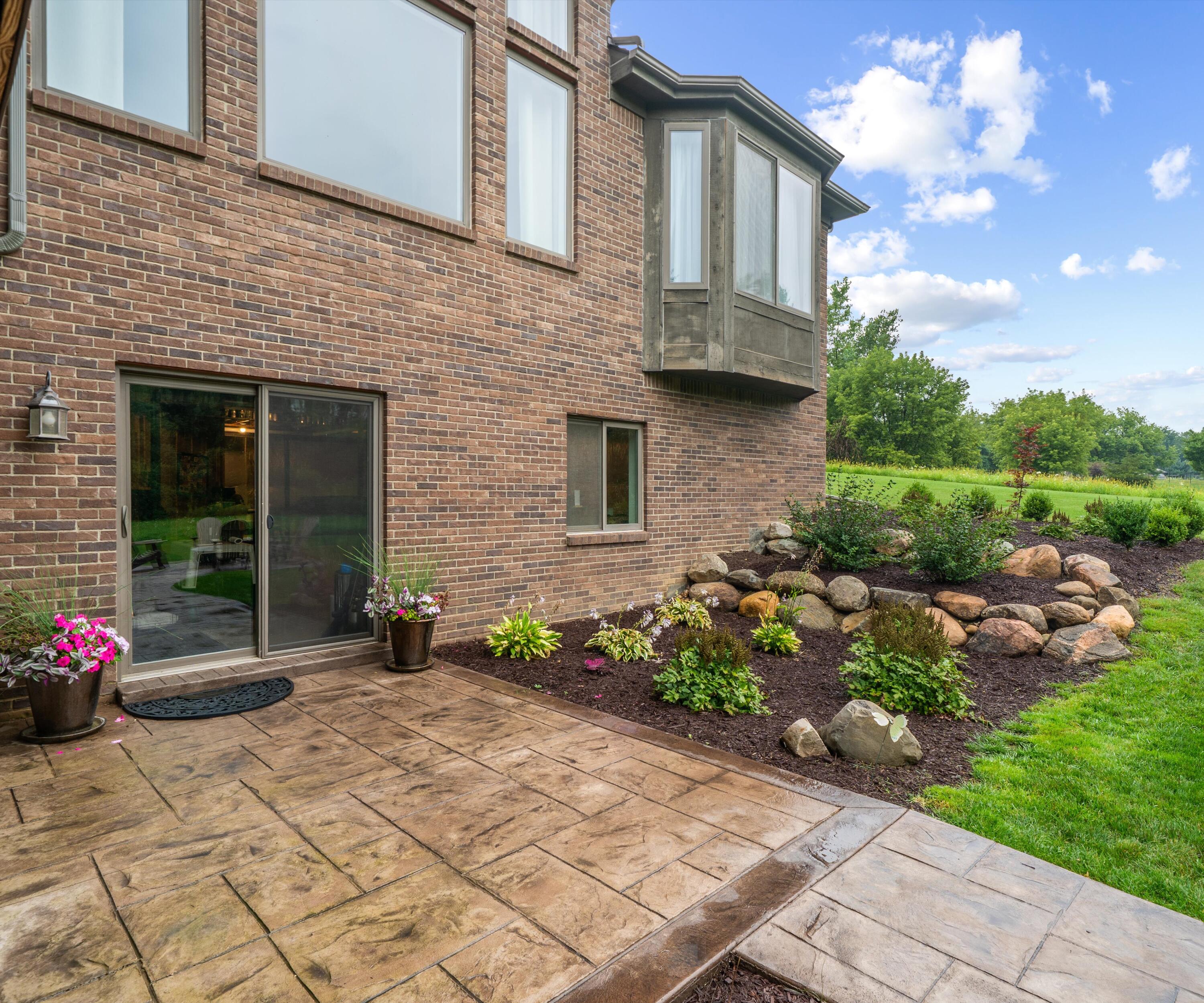 575 East Maple Road Milford, MI 48381 - Photo 6 of 44 The Brandt Benefti of this Cape Cod (17)