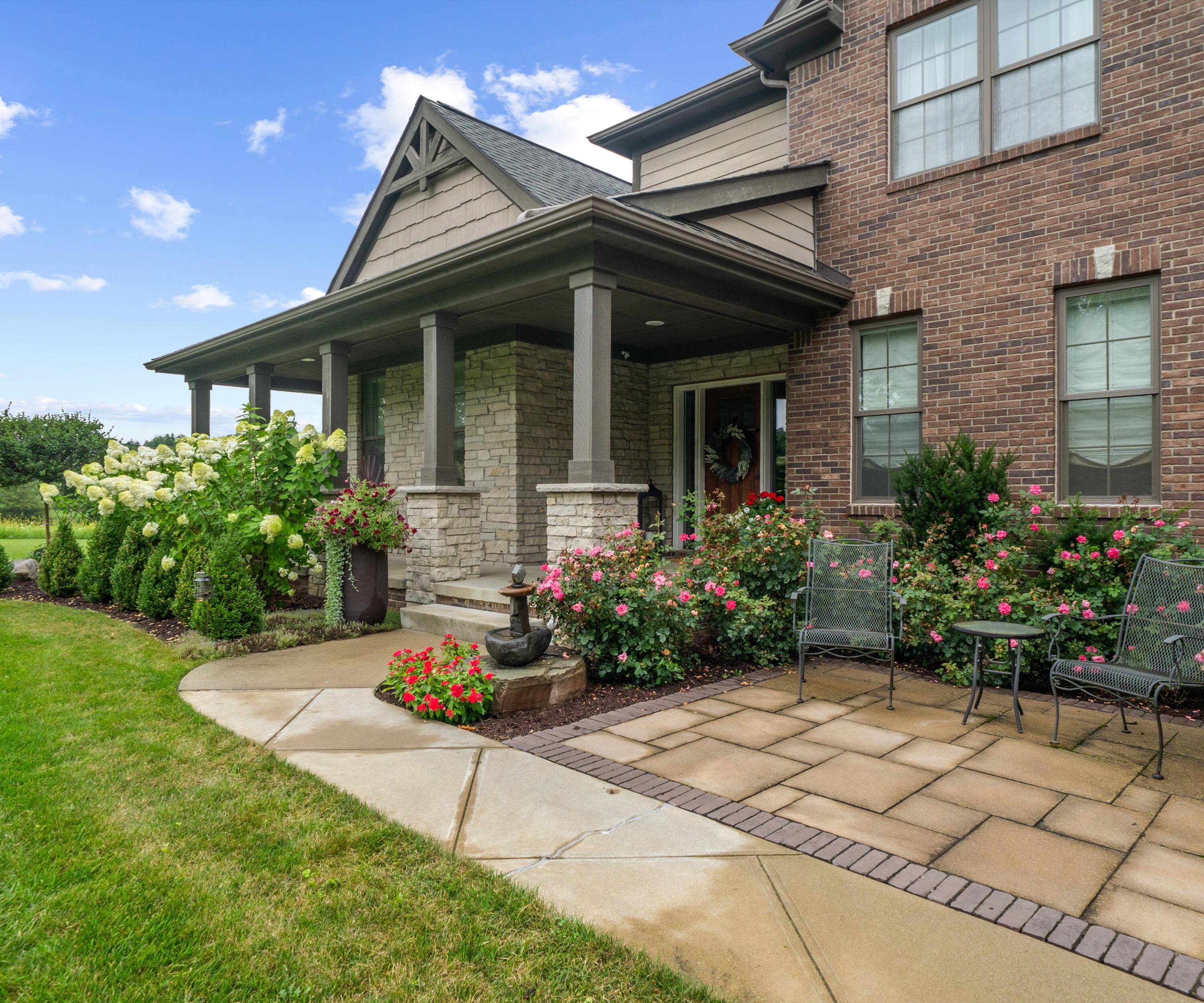 575 East Maple Road Milford, MI 48381 - Photo 7 of 44 The Brandt Benefti of this Cape Cod (3)