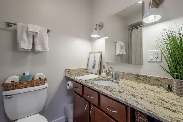 $299,000 | 3033 North Sheridan Road, Unit 1203, Chicago, IL 60657