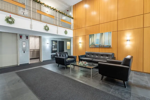 $299,000 | 3033 North Sheridan Road, Unit 1203, Chicago, IL 60657