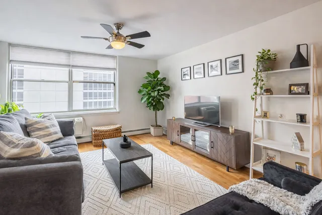 $299,000 | 3033 North Sheridan Road, Unit 1203, Chicago, IL 60657