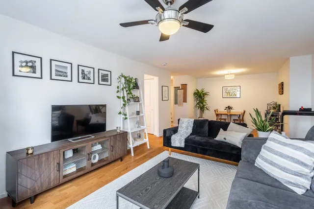 $299,000 | 3033 North Sheridan Road, Unit 1203, Chicago, IL 60657