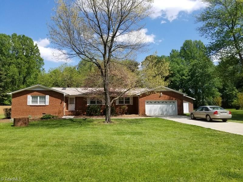 3910 Tanglebrook Road High Point, NC 27265 - Photo 2 of 26 Gallery Image 2