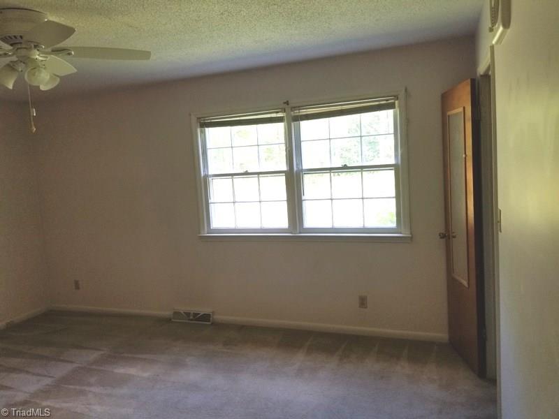 3910 Tanglebrook Road High Point, NC 27265 - Photo 11 of 26 Gallery Image 11