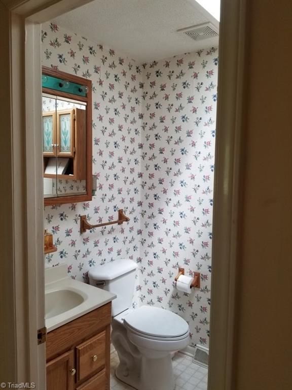 3910 Tanglebrook Road High Point, NC 27265 - Photo 19 of 26 Gallery Image 19