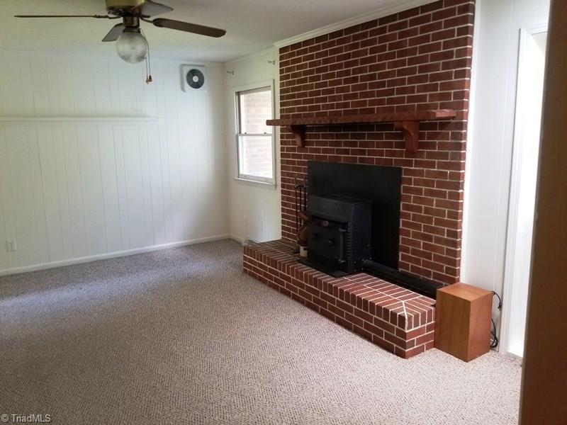3910 Tanglebrook Road High Point, NC 27265 - Photo 4 of 26 Gallery Image 4