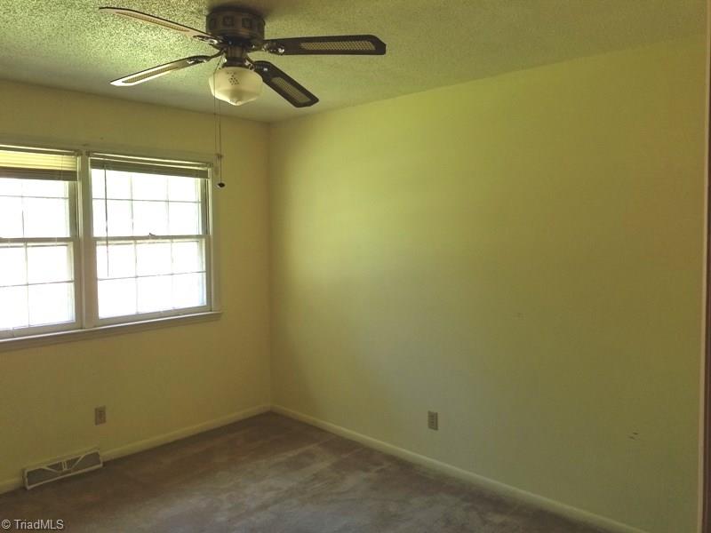 3910 Tanglebrook Road High Point, NC 27265 - Photo 9 of 26 Gallery Image 9