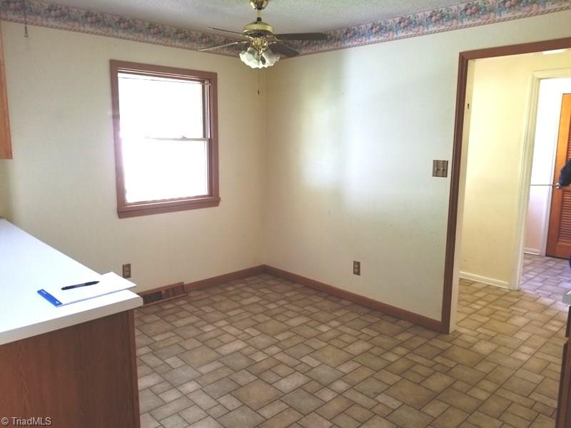 3910 Tanglebrook Road High Point, NC 27265 - Photo 10 of 26 Gallery Image 10