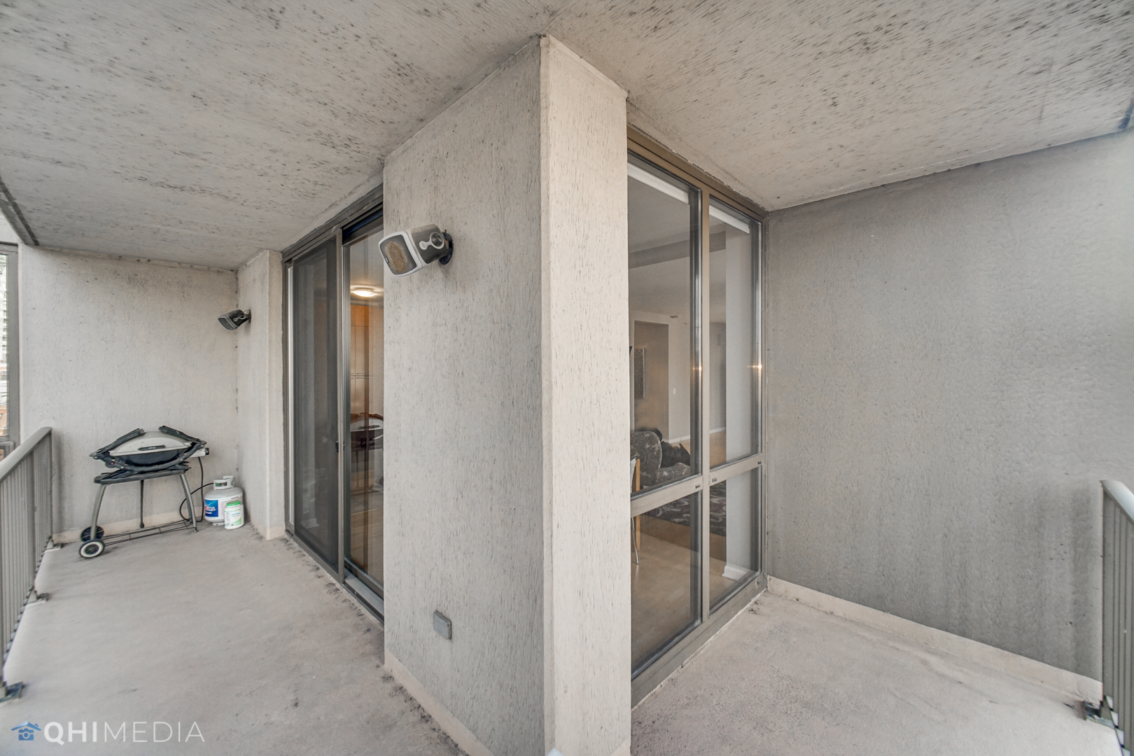 635 North Dearborn Street, Unit 1105 Chicago, IL 60654 - Photo 23 of 27 a view of a hallway to rooms and stairs
