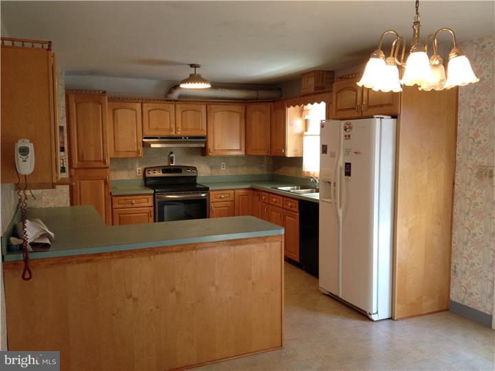 95 Lyons Road Fleetwood, PA 19522 - Photo 5 of 20 Gallery Image 5