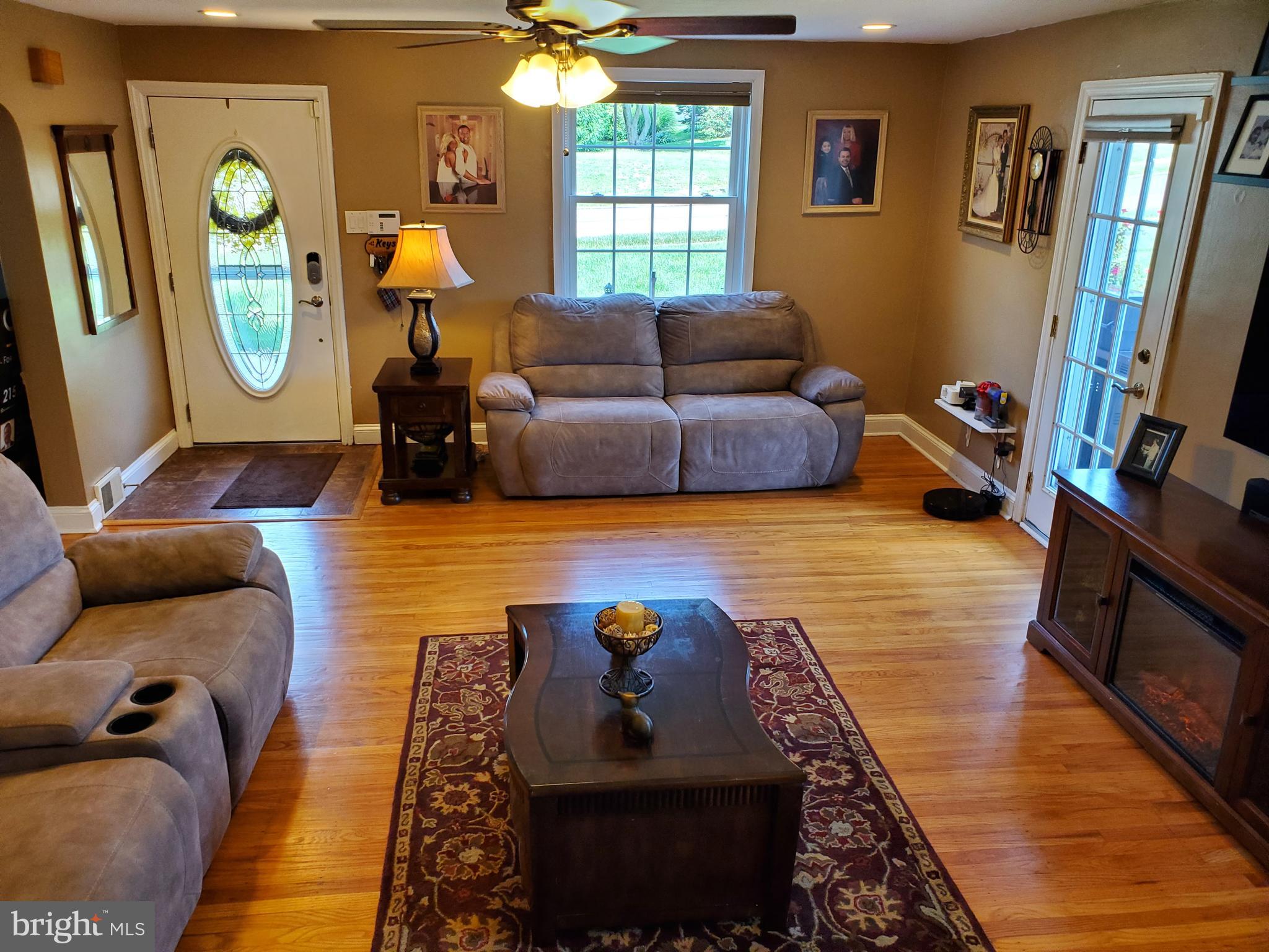 513 Wheatsheaf Road Springfield, PA 19064 - Photo 3 of 51