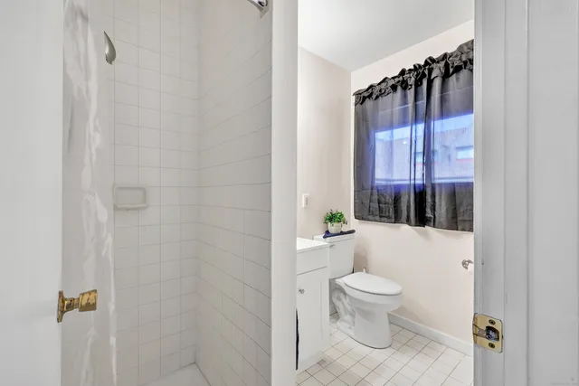 $299,000 | 22 Montoya Drive, Unit 2, Branford, CT 06405