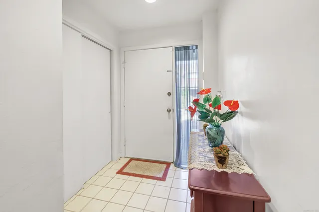 $299,000 | 22 Montoya Drive, Unit 2, Branford, CT 06405