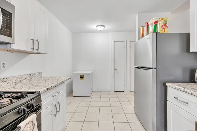 $299,000 | 22 Montoya Drive, Unit 2, Branford, CT 06405