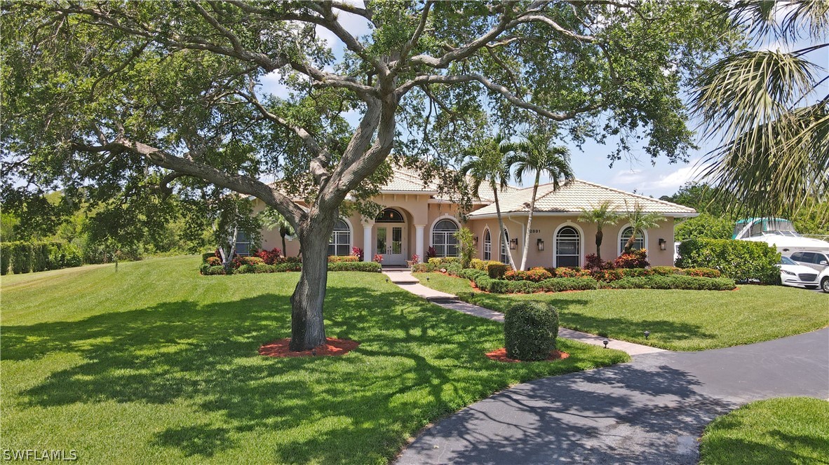 2891 68th Street Southwest Naples, FL 34105 - Photo 5 of 31 Gallery Image 5