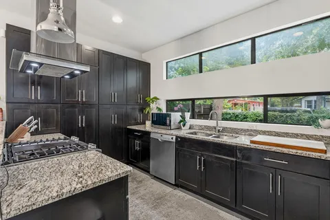 $4,500 | 2704 East 4th Street, Austin, TX 78702