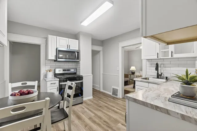 $255,000 | 682 Fairview Avenue North, St. Paul, MN 55104